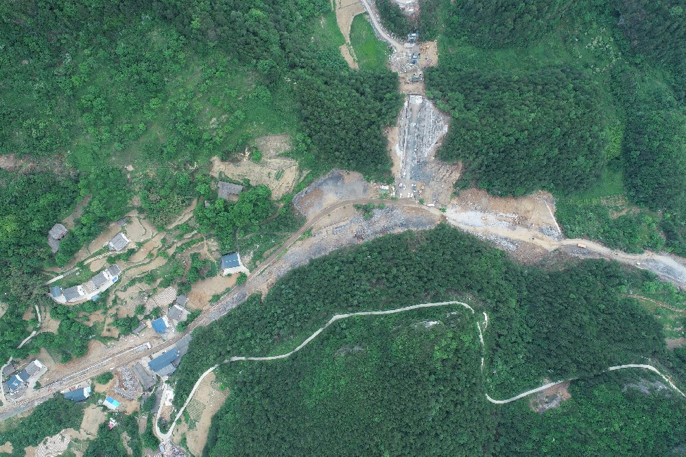 曾榮路改建工程全面提速，跑出建設(shè)“加速度”